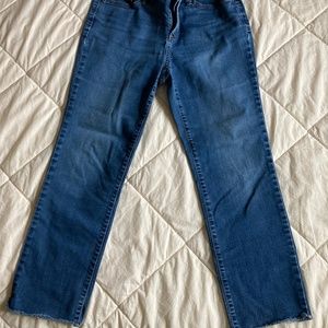 Raw-Hem High Wasted Jeans